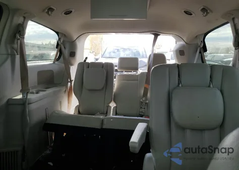 2013 Chrysler Town & Country Touring z USA, uszkodzony, nr VIN 2C4RC1BG0DR620132